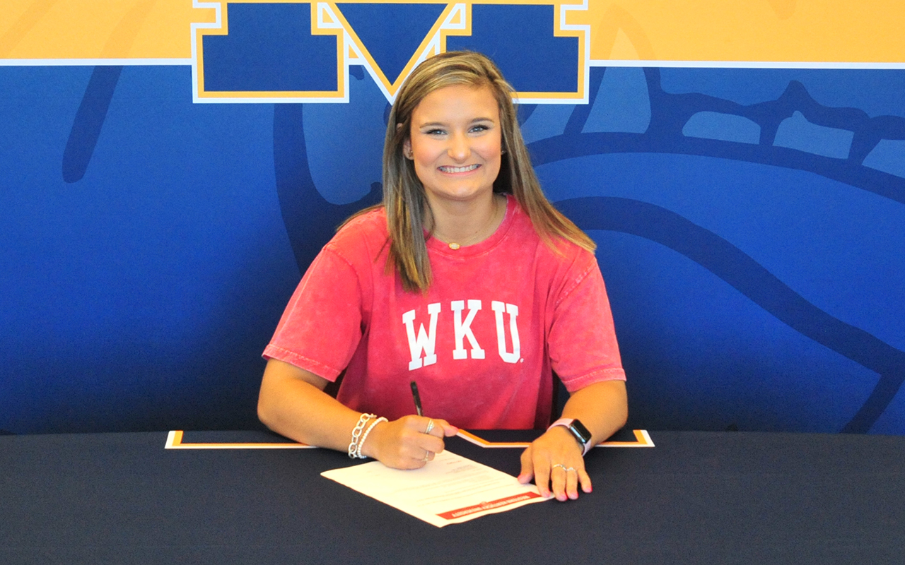 Beam signs with WKU